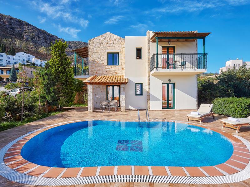 Villa with private pool (3 bedrooms / 6-7 guests)