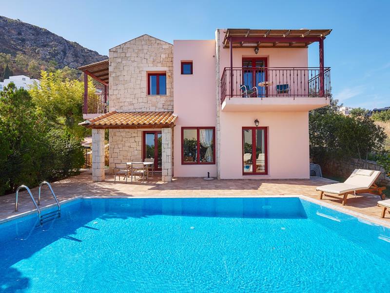 Villa with private pool (4 bedrooms / 8 guests)
